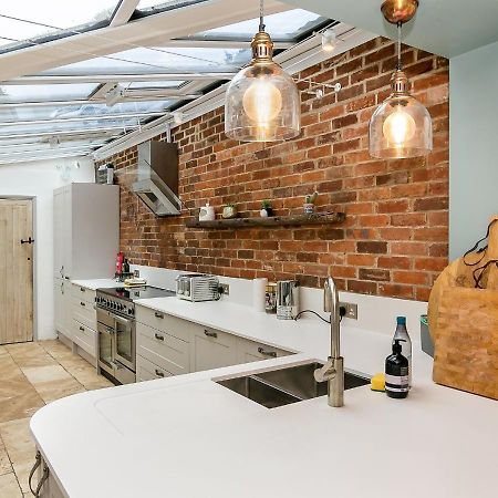 Lodge Farm - Stunning 3 Bed With Large Garden! Beckley  Kültér fotó